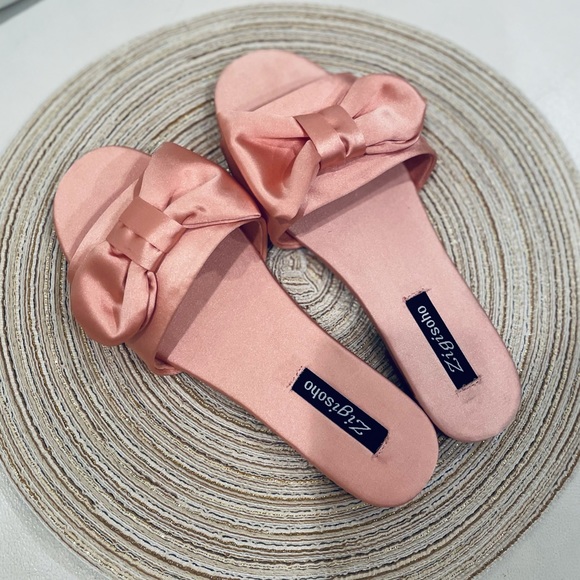 NWT pink satin flats light pink bow knot Zigi Soho - Picture 9 of 16
